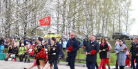 В Кунгуре возложили цветы и венки у мемориалов «Скорбящая мать» и «Молчащий колокол» - Кунгурский муниципальный округ
