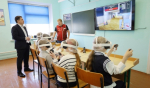 Дети в очках «виртуальной реальности» попадают в условную смоделированную чрезвычайную ситуацию